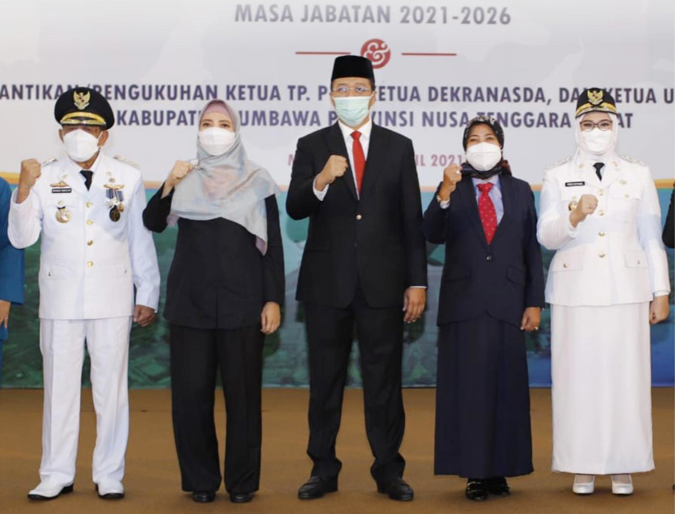 pelantikan-bupatiwakil-sumbawa-terpilih-masa-jabatan-2021-2026